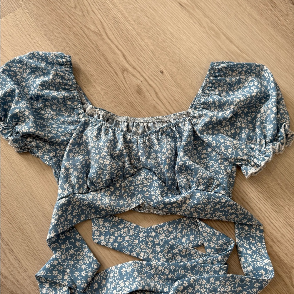 SHEIN Blue Floral Puff Sleeve Blouse